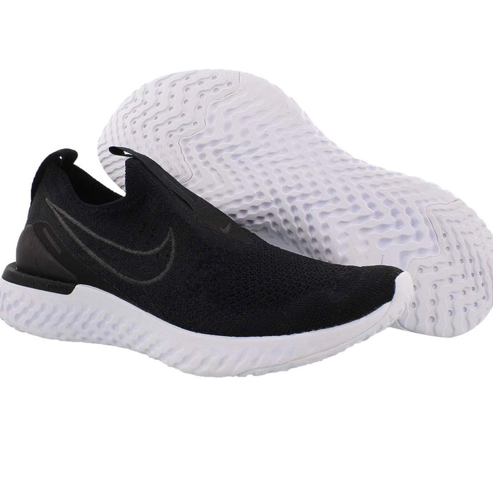 Nike tennis shoes